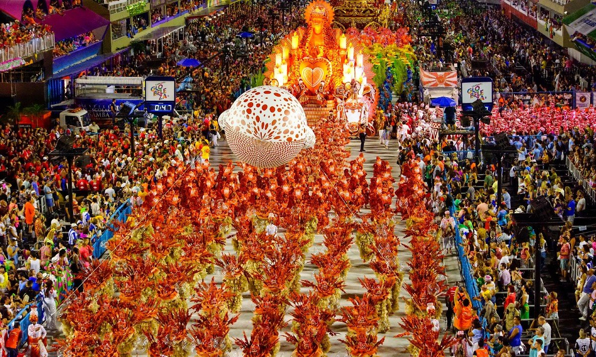 Rio e São Paulo adiam desfile de carnaval para o mês de Abril