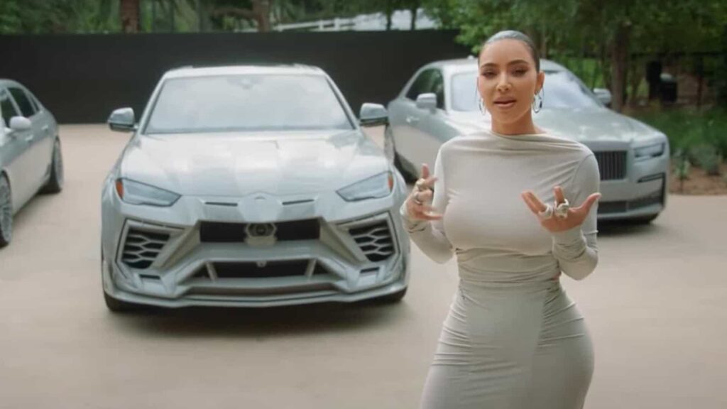 Kim Kardashian gasta mais de $ 100 MIL para personalizar carros