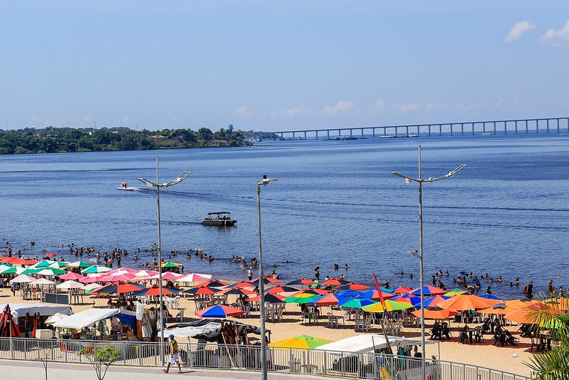 Ponta Negra: Prefeitura alerta para distanciamento de embarcações na praia