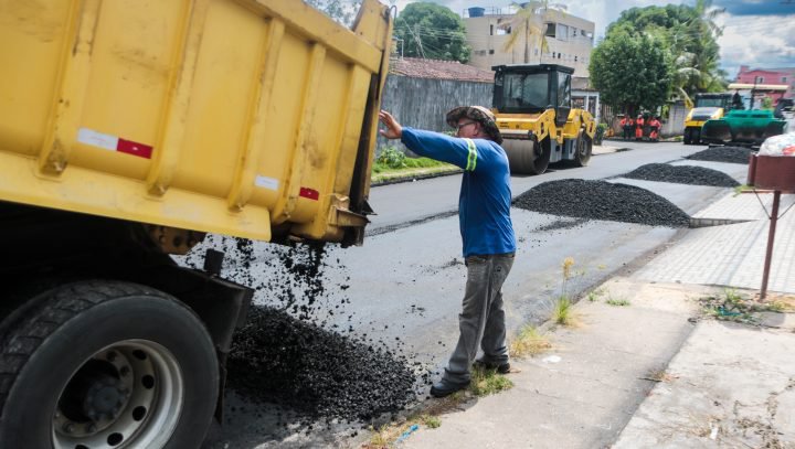 Ruas do bairro Cidade de Deus recebe programa ‘Asfalta Manaus’