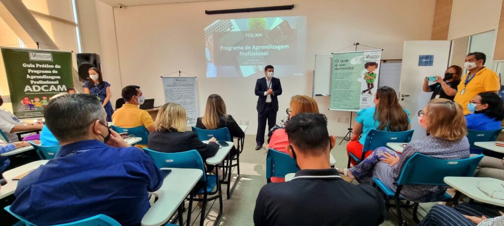 Escola de Contas promove formação de gestores do TCE-AM que cuidam dos menores aprendizes