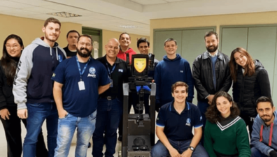 Alunos brasileiros vencem mundial de robótica com robô-cuidador doméstico