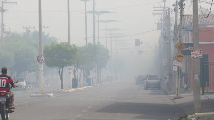 Focos de queimadas na região deixam Manaus com baixa visibilidade, afirma prefeitura