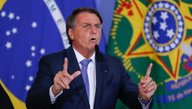 Bolsonaro volta atrás e afirma que 'bancos não perderam quase nada com o Pix'