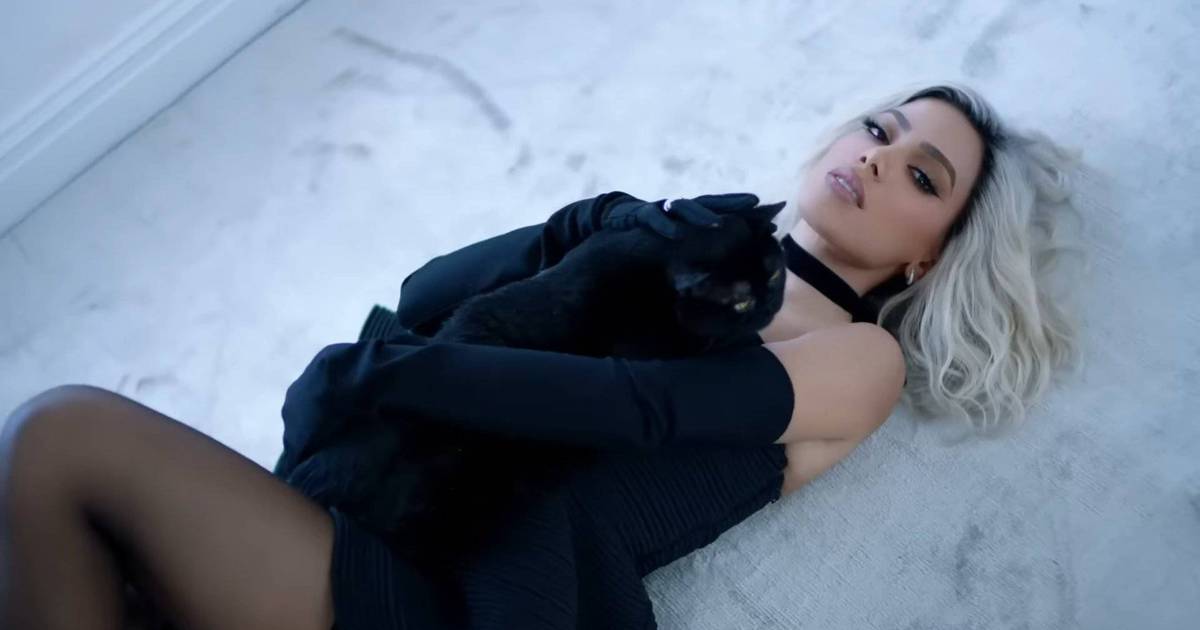 Anitta lança novo videoclipe "Gata"