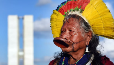 Antropólogo deve pagar R$ 100 mil aos Kayapó por fala racista