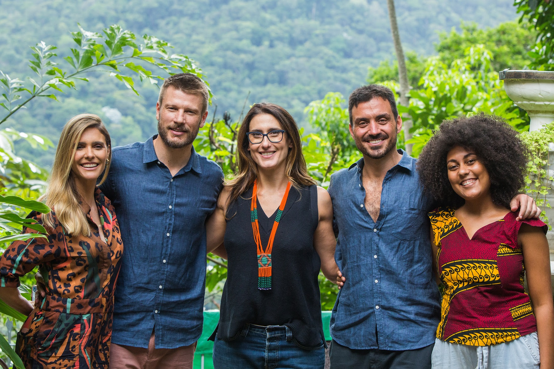 Fernanda Lima e Rodrigo Hilbert recebem Paola Carosella, Matheus Macêdo e Thalita Flor em Bem Juntinhos