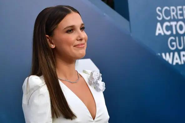 Millie Bobby Brown revela amizade com Mariah Carey e fala em possível parceria