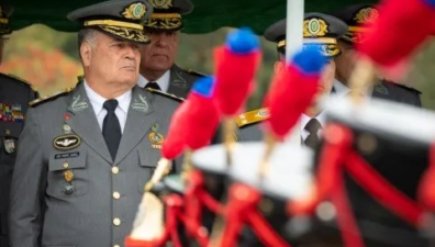 Comandantes militares condenam restrições a direitos de manifestantes
