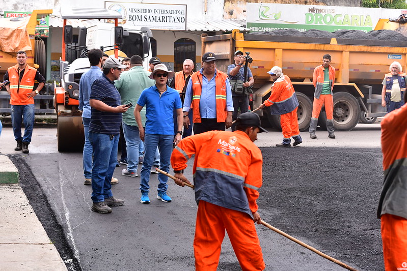 Prefeito David Almeida vistoria frentes de obras do ‘Asfalta Manaus’ nas zonas Norte e Leste