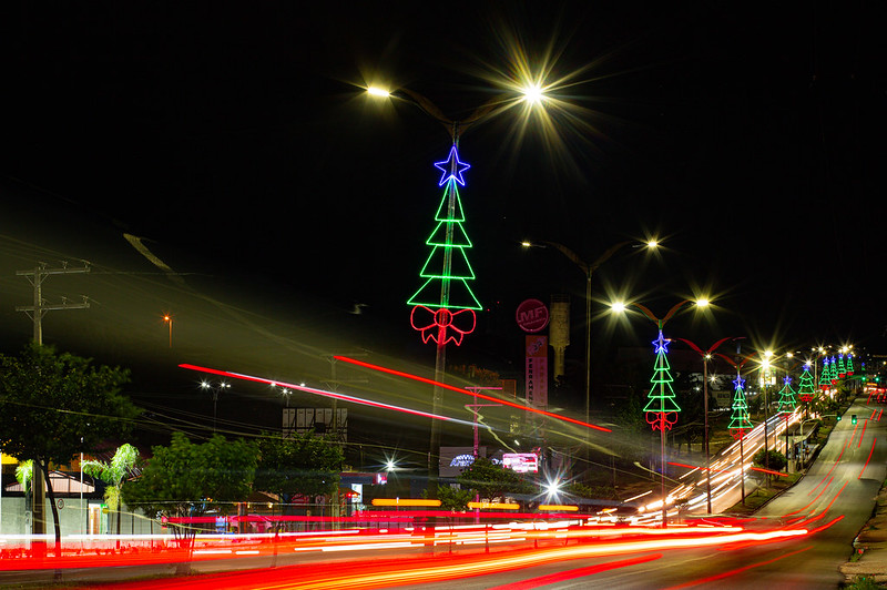 Avenidas de Manaus ganham luzes na edição do ‘Natal das Águas’