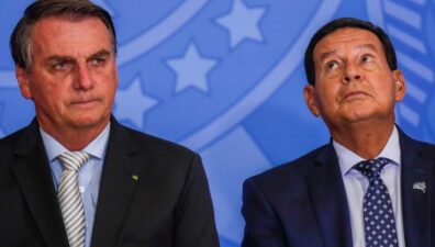 Mourão aconselha Bolsonaro a falar com seu eleitorado