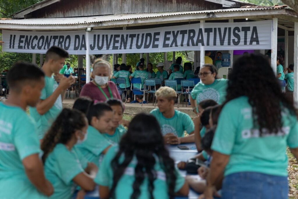 Debate sobre o futuro da juventude extrativista é promovido no Amapá