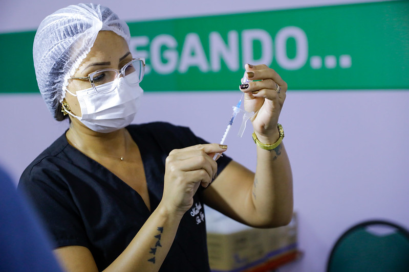 Prefeitura inicia 2023 com mais de 70 pontos de vacinação contra a Covid-19 em Manaus