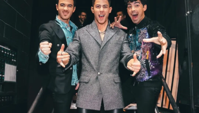 Nick Jonas confirma novo álbum e turnê dos Jonas Brothers para 2023