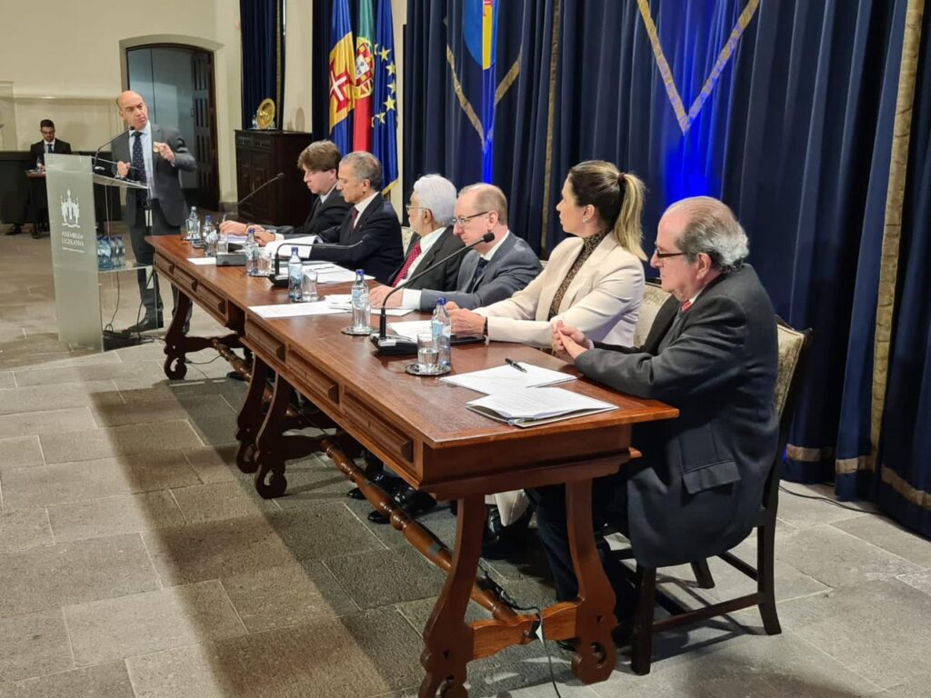 Presidente do TCE-AM palestra em encontro internacional de juristas na Ilha da Madeira, em Portugal