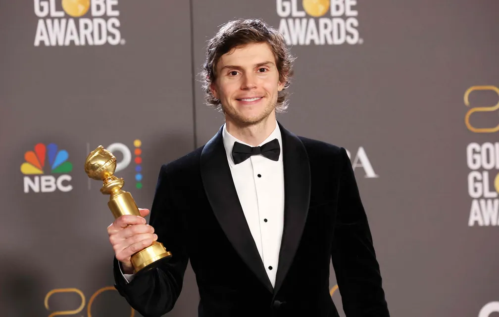 Evan Peters ganha seu 1º Globo de Ouro por atuação em Dahmer