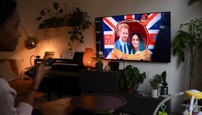 Documentário sobre Harry e Meghan piora imagem do casal no Reino Unido