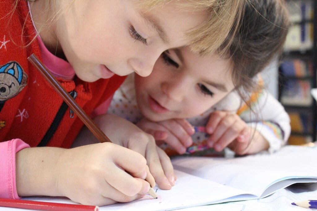 Mais 1,2 mil bolsas para escolas particulares são ofertadas por Instituto Educações no AM