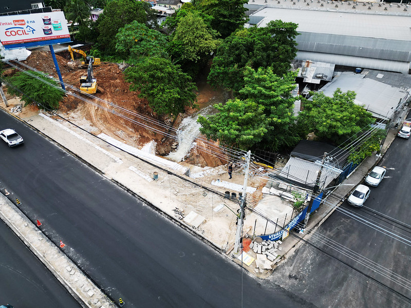 Prefeitura de Manaus continua com obras na avenida Djalma Batista e anuncia construção de praça