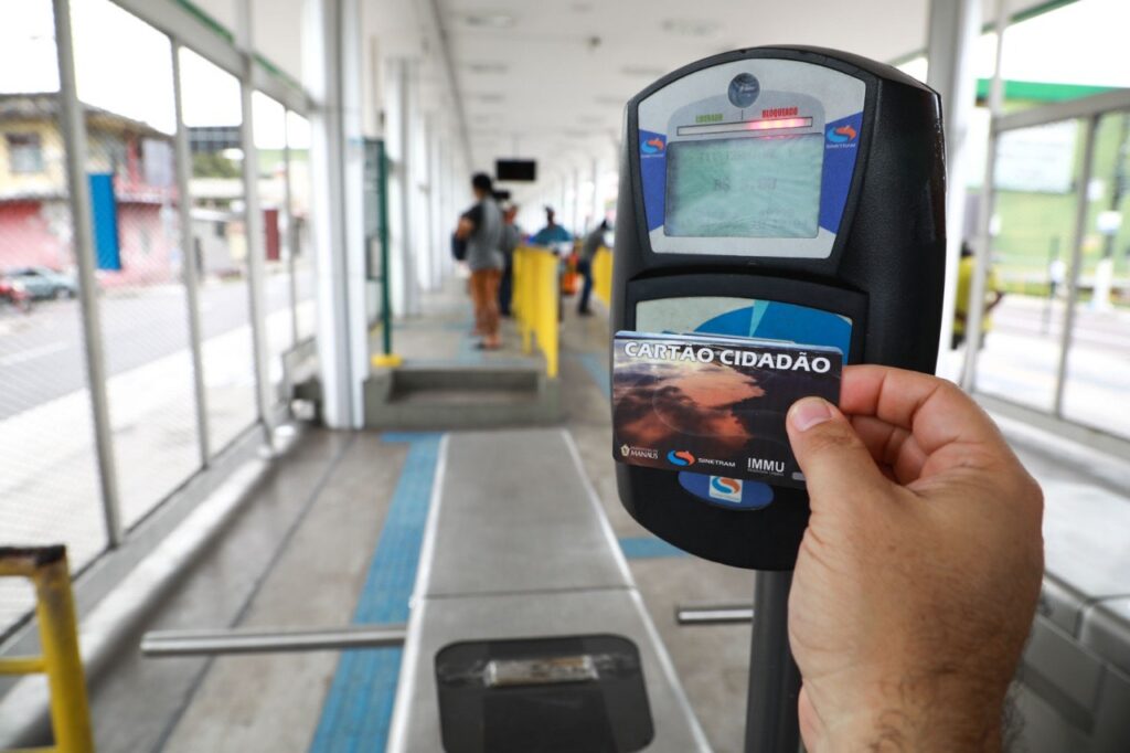 Prazo final para cadastro e recadastro da meia-passagem estudantil encerra nesta terça (28)