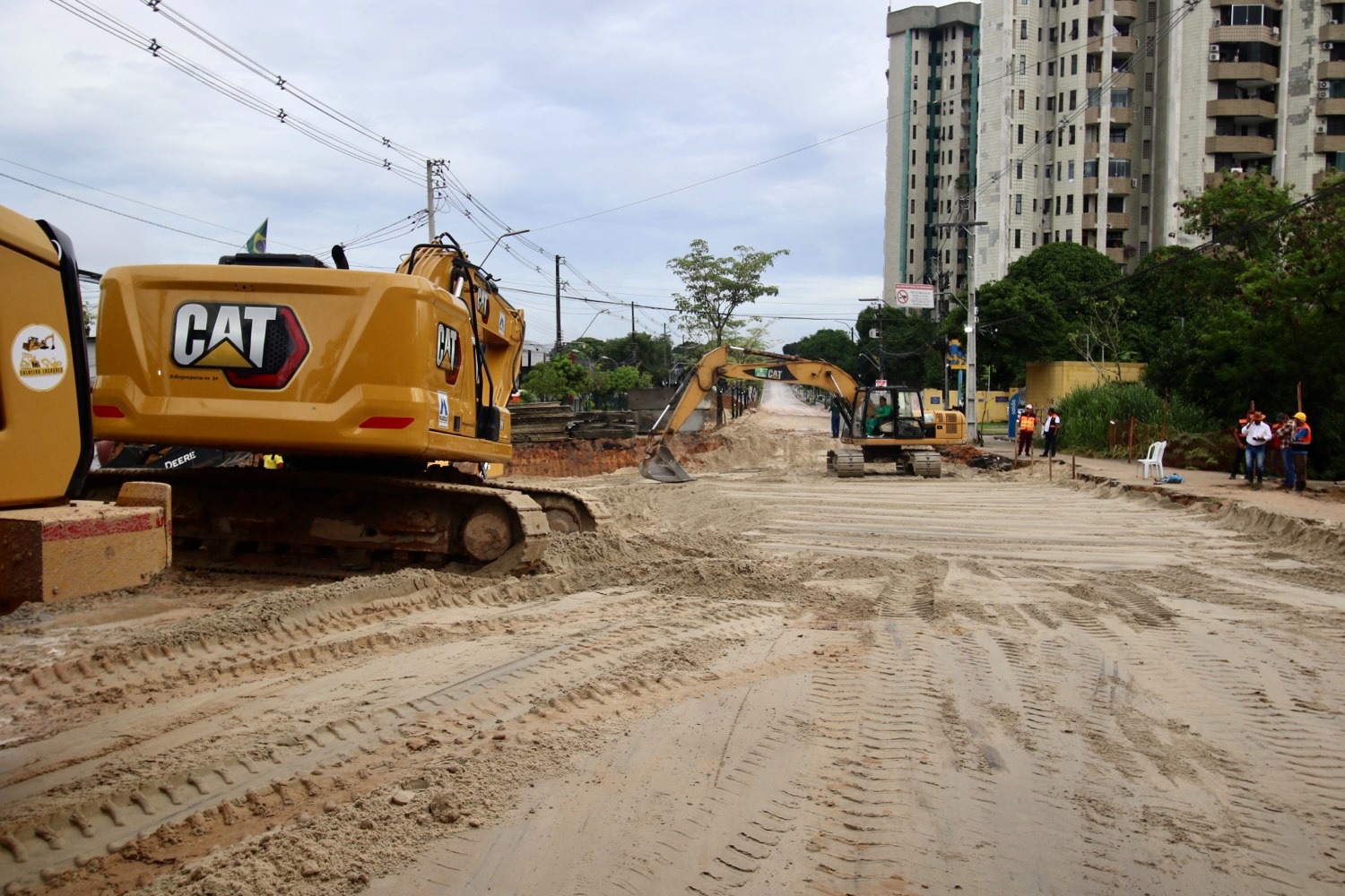 Entrega da avenida Djalma Batista asfaltada é antecipada