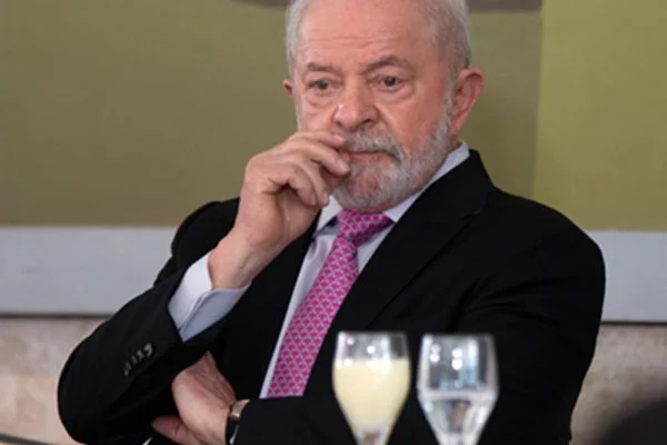 Lula diz que caso da Americanas é 'motociata' e compara Lemann a Eike Batista