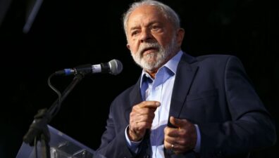 Lula volta a Brasília para discutir respostas às chuvas em SP e à estiagem no RS