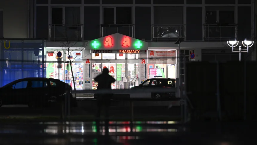 Homem armado faz reféns em farmácia na Alemanha