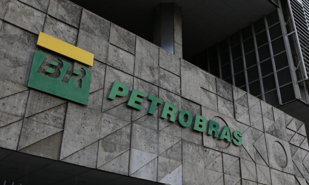 Governo indica novos candidatos para conselhos da Petrobras