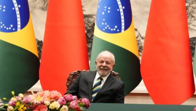 Lula pede a EUA e UE para não "encorajar a guerra"
