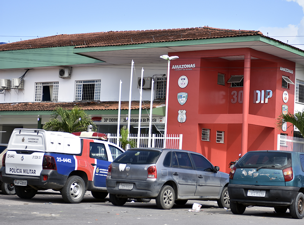 Idosa é baleada na cabeça dentro de casa em Manaus