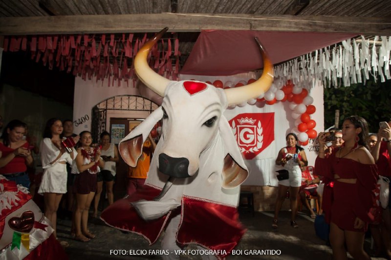 Alvorada 2023 tem chuva, pane elétrica e multidão em êxtase como se tivesse em noite de festival