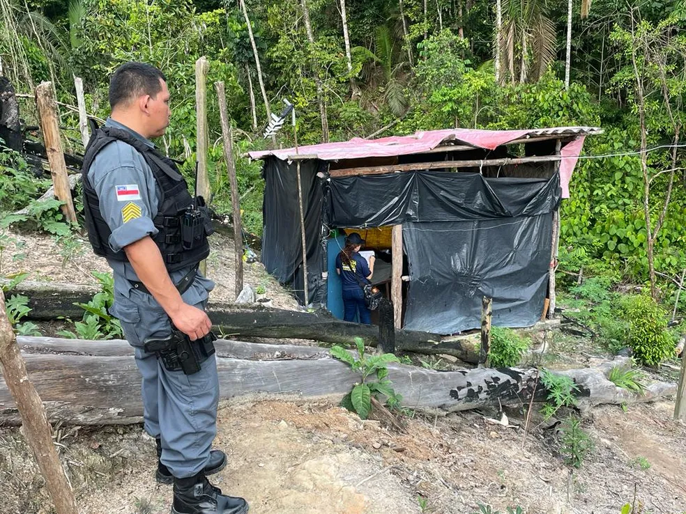 Mulher é encontrada estrangulada dentro de barraco na Zona Norte