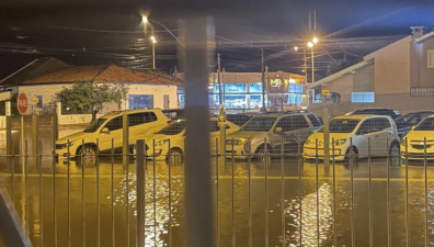Ciclone no Rio Grande do Sul causa alagamentos e bloqueio de estradas