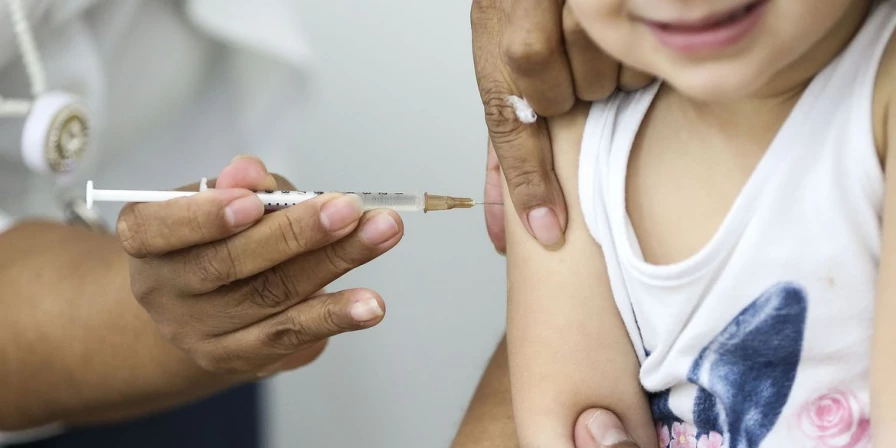 Fiocruz assina acordo para retomar produção de vacina BCG no país