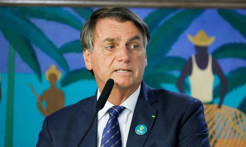 Bolsonaro diz que 'enxertaram' outras acusações para 'dar credibilidade' à ação no TSE