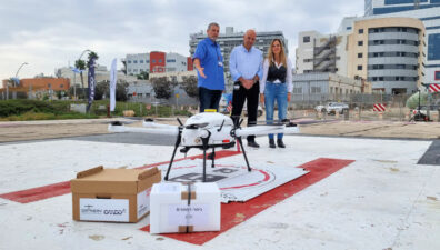 Hospital israelense testa drone brasileiro no transporte de bolsas de sangue