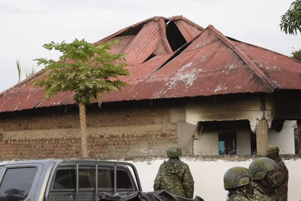Ataque terrorista em escola na Uganda deixa dezenas de mortos