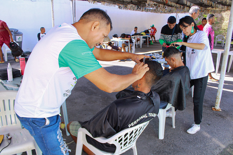 Ação de cidadania para pessoas em situação de rua é promovida em Manaus