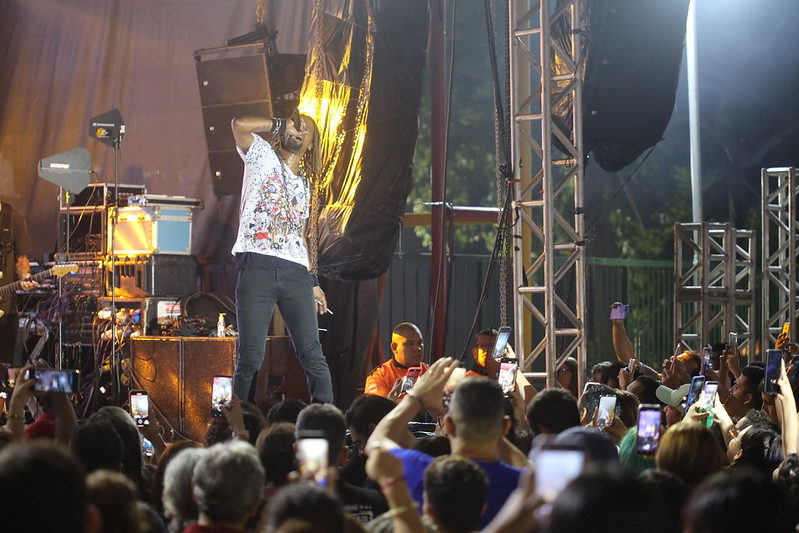 Tardezinha na Casa de Praia Zezinho Corrêa recebe banda de pagode manauara