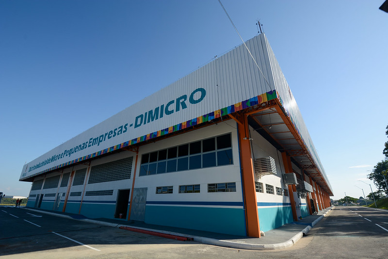 Prefeito inaugura Dimicro e anuncia construção de escola técnica para formar profissionais para Zona Franca de Manaus