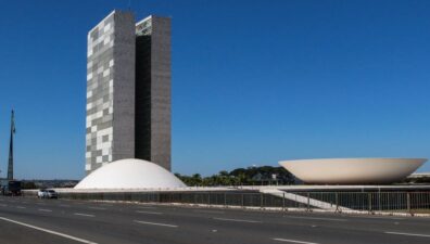 Prefeitos e governadores se reúnem em Brasília para discutir reforma tributária