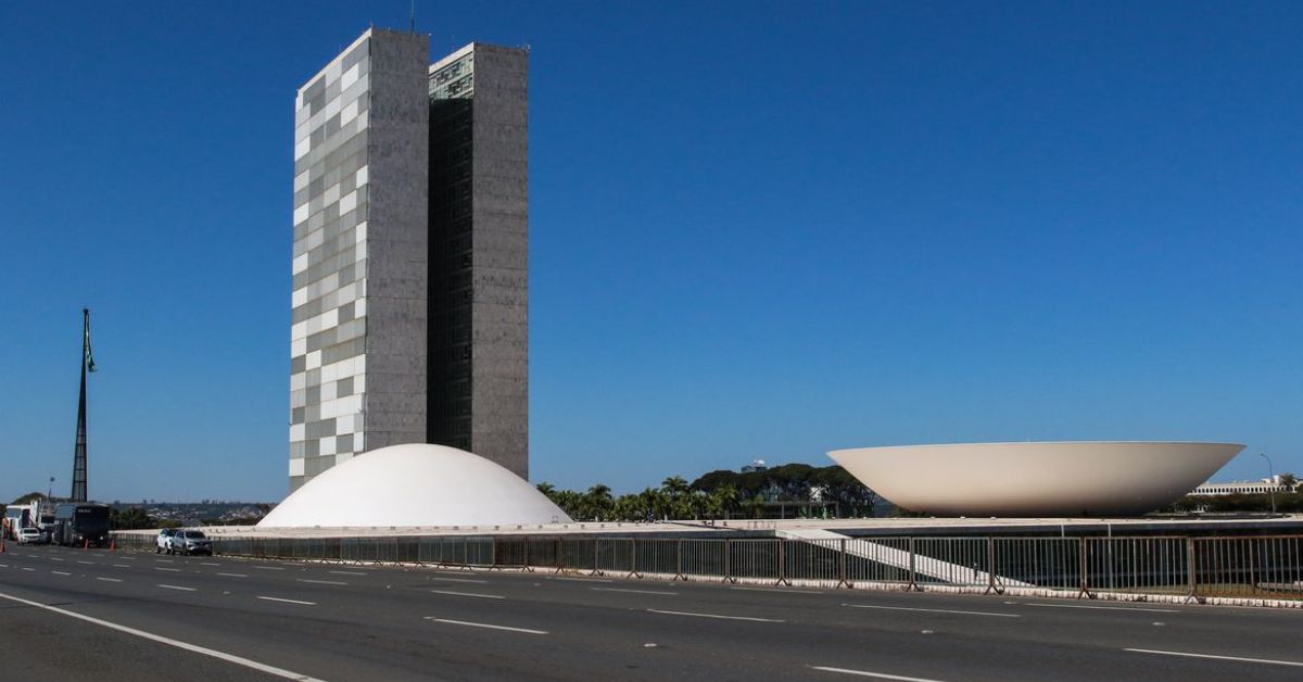Prefeitos e governadores se reúnem em Brasília para discutir reforma tributária