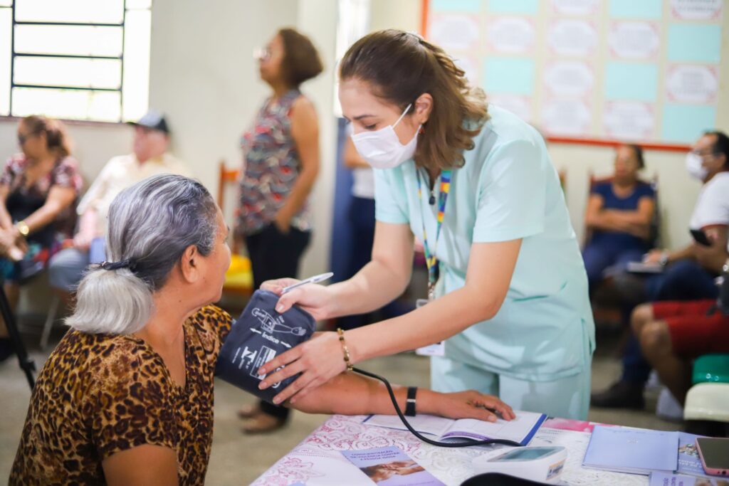 Semsa apresenta avanços da saúde básica, revisão do PPA e prioridades para a LOA 2024 em audiência pública