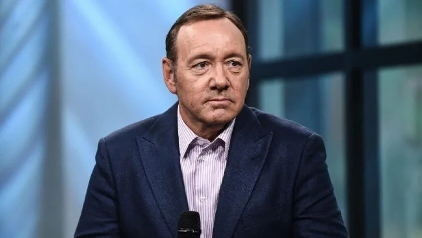 Kevin Spacey é inocentado em julgamento por estupro no Reino Unido