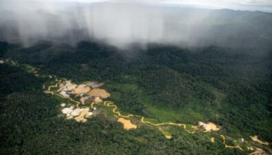 Garimpeiros e Forças Armadas trocam tiros em Terra Indígena Yanomami