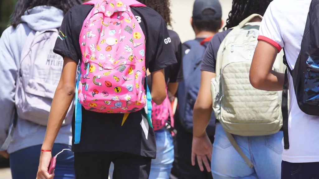 Escolas do AM terão aulas aos sábados após greve dos professores; veja calendário de reposição