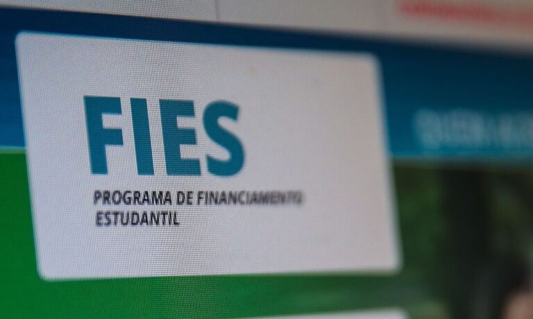 Selecionados no Fies têm até hoje para completar inscrição