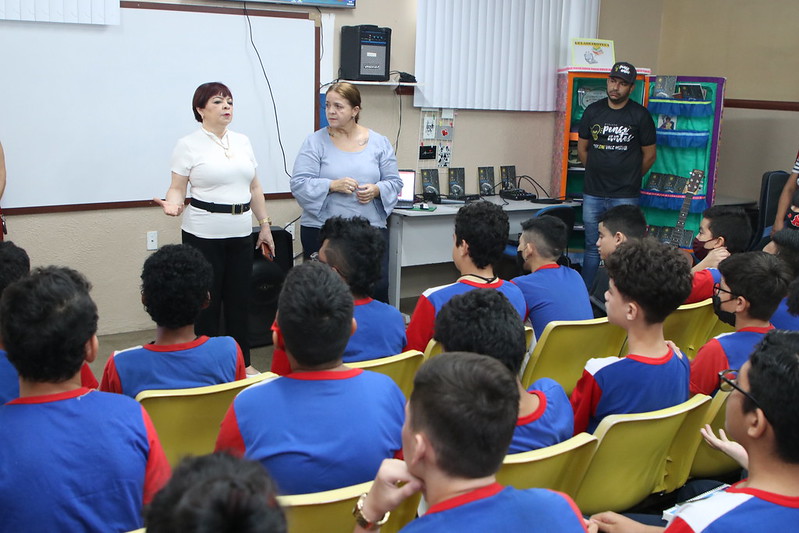 Escolas muncipais recebem projeto de prevenção às drogas ‘Pense Antes’